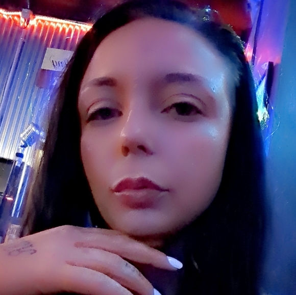 Meet your Posher, Ayla - Picture 2 of 2